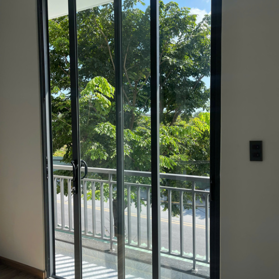 Cửa Sổ Lùa Anode 1–4 Cánh: Giá & Cách Chọn