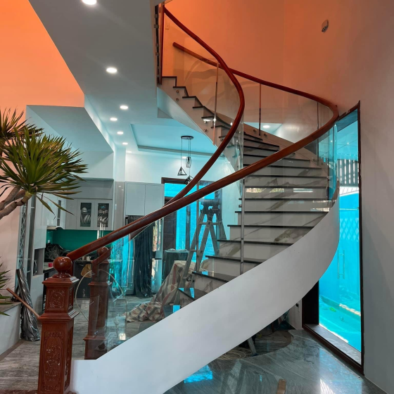 Cầu Thang Kính Cường Lực