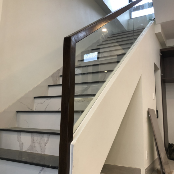 Cầu Thang Kính Cường Lực