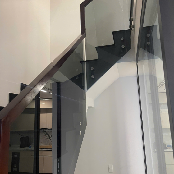 Cầu Thang Kính Cường Lực