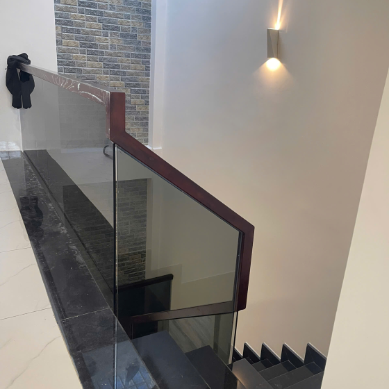 Cầu Thang Kính Cường Lực