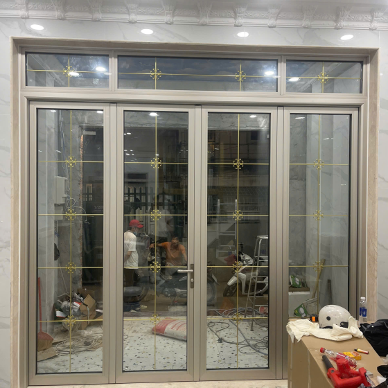 Cửa Đi Mở Quay Nhôm Cầu Cách Nhiệt