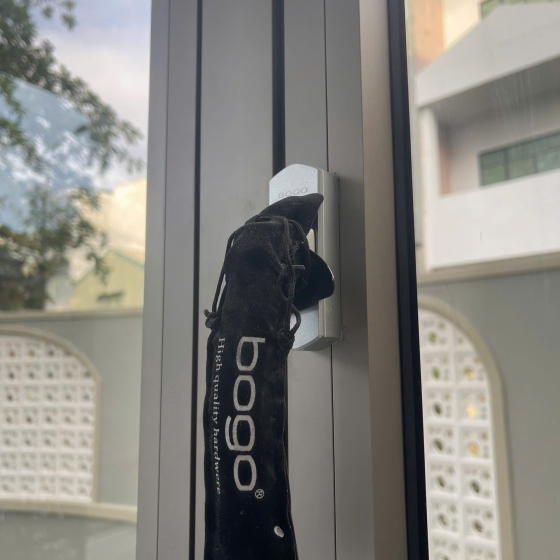 Cửa Xếp Trượt Anode 4–9 Cánh: Giá & Cách Chọn