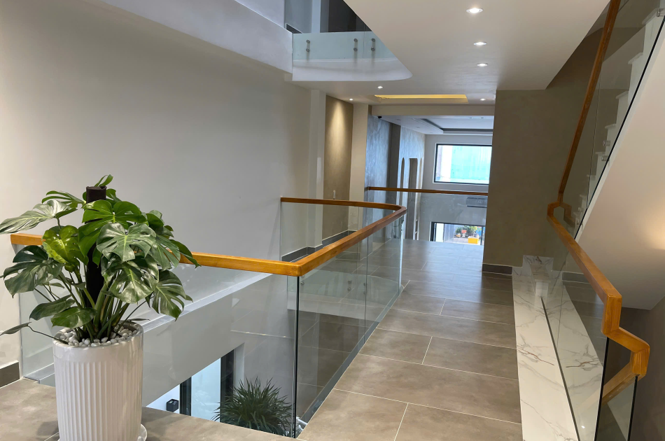Cầu Thang Kính Cường Lực