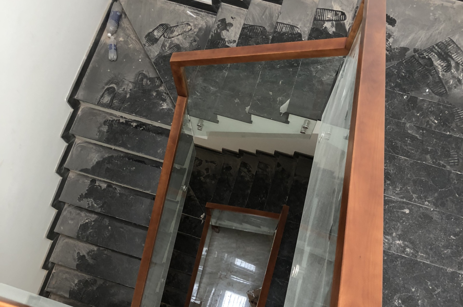 Cầu Thang Kính Cường Lực