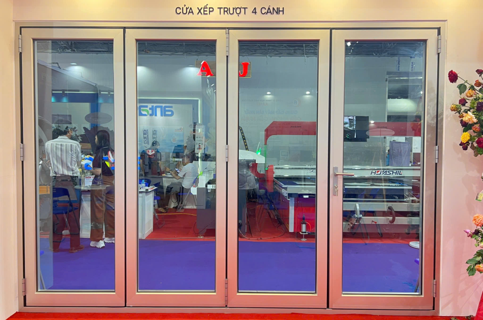 Cửa Xếp Trượt Anode 4–9 Cánh: Giá & Cách Chọn