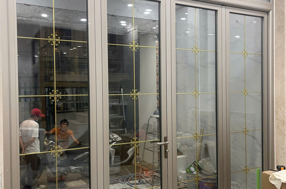 Cửa Xếp Trượt Anode 4–9 Cánh: Giá & Cách Chọn