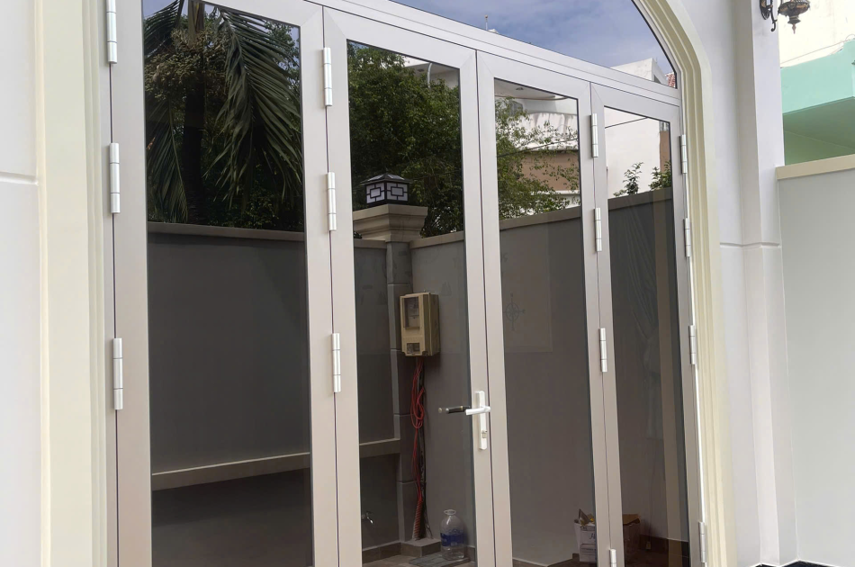 Cửa Đi Lùa Anode 1–4 Cánh: Giá & Cách Chọn