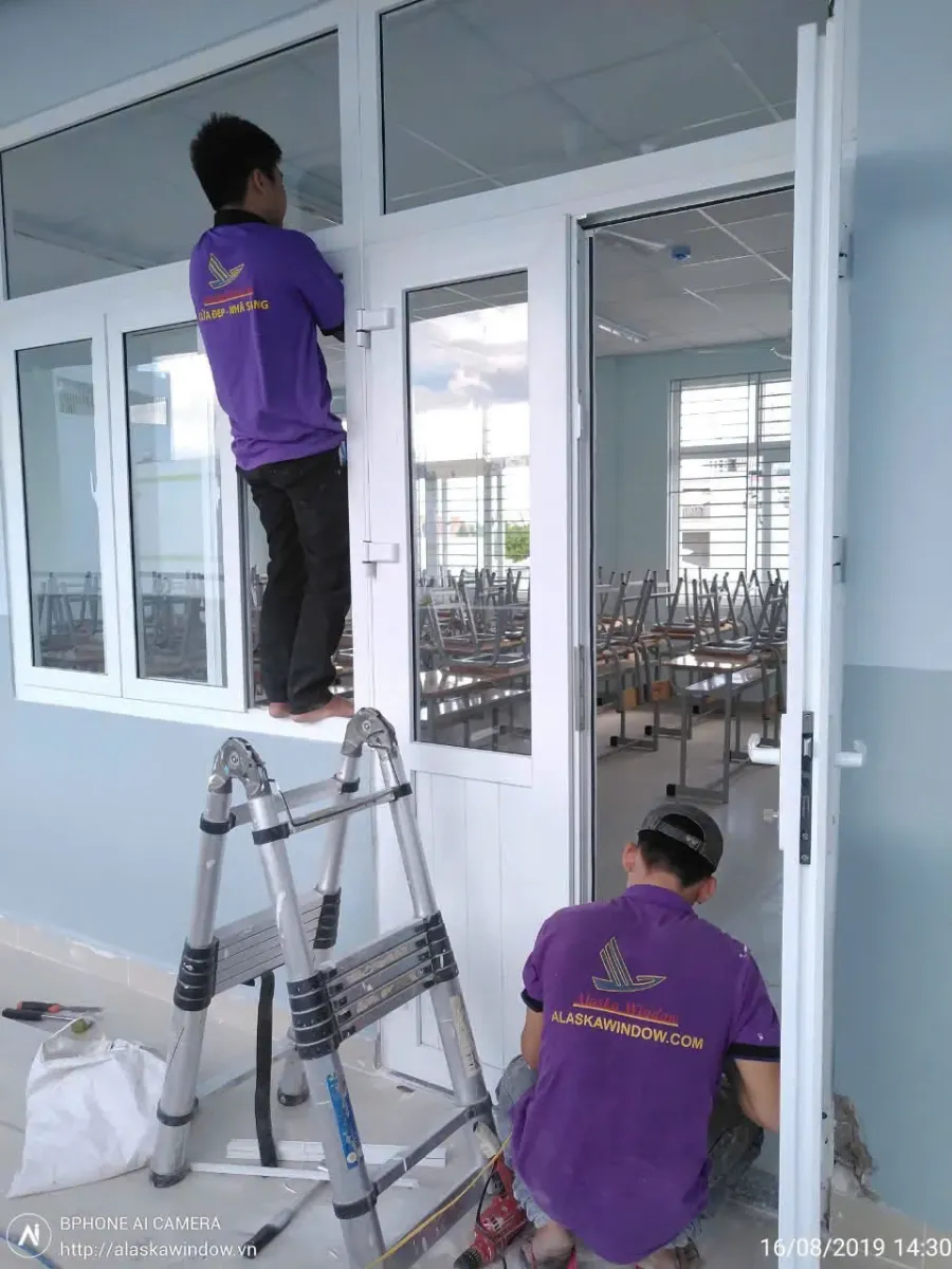 cửa nhựa lõi thép uPVC dùng thanh REHAU tại Quận 9, TP. Hồ Chí Minh - ảnh 1