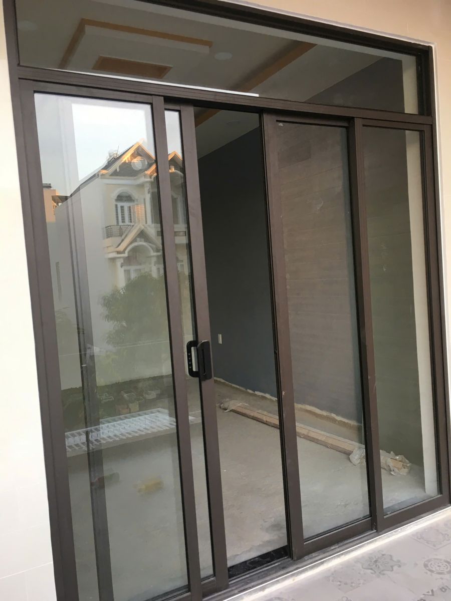 Mẫu cửa đi nhôm Xingfa mở trượt