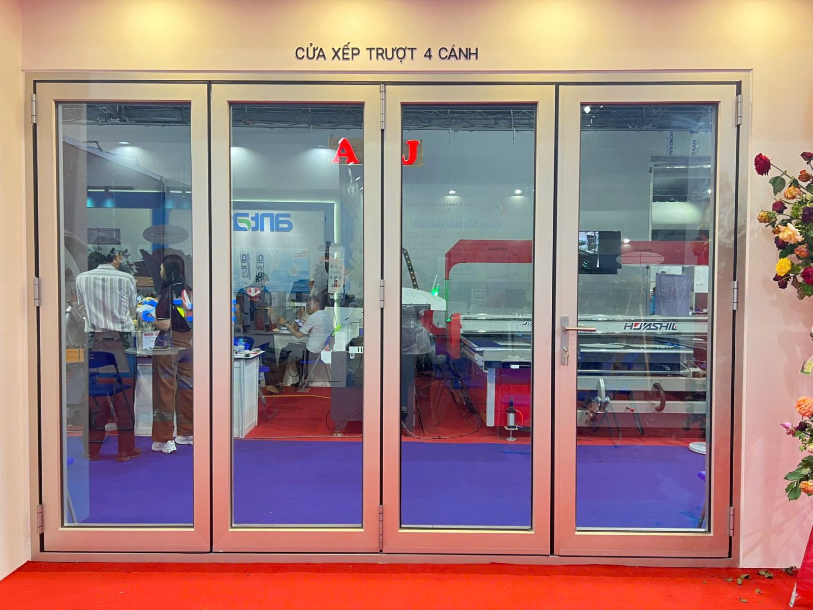 Cửa xếp trượt Anode thi công thực tế
