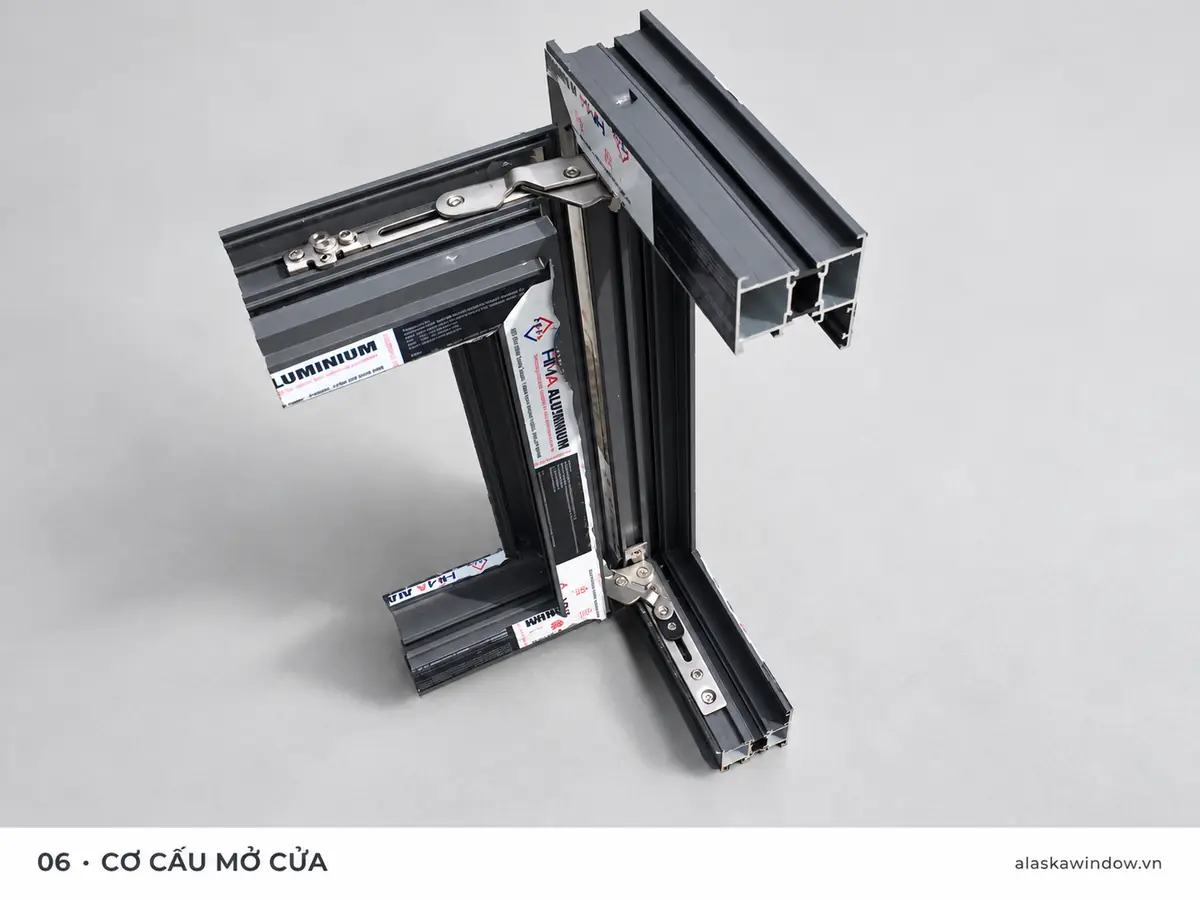 Chi tiết phụ kiện cửa mở quay nhôm cầu cách nhiệt