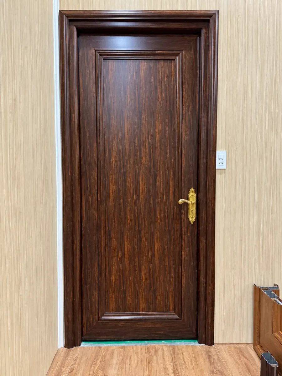 Cửa phòng vân gỗ công trình Thủ Đức Cửa phòng vân gỗ hoàn thiện đồng bộ tại công trình nhà ở Thủ Đức