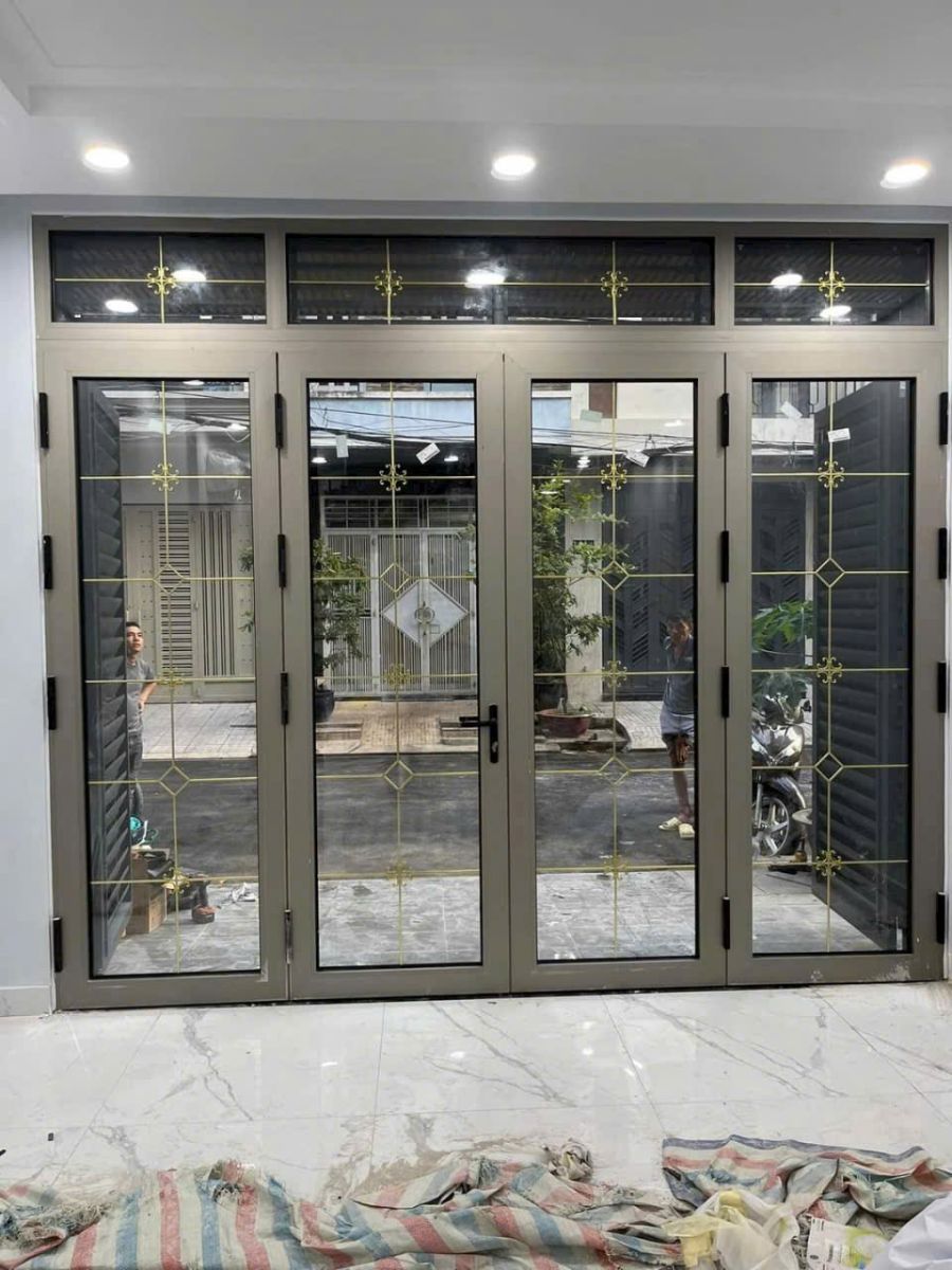 Cửa đi mở quay nhôm xingfa