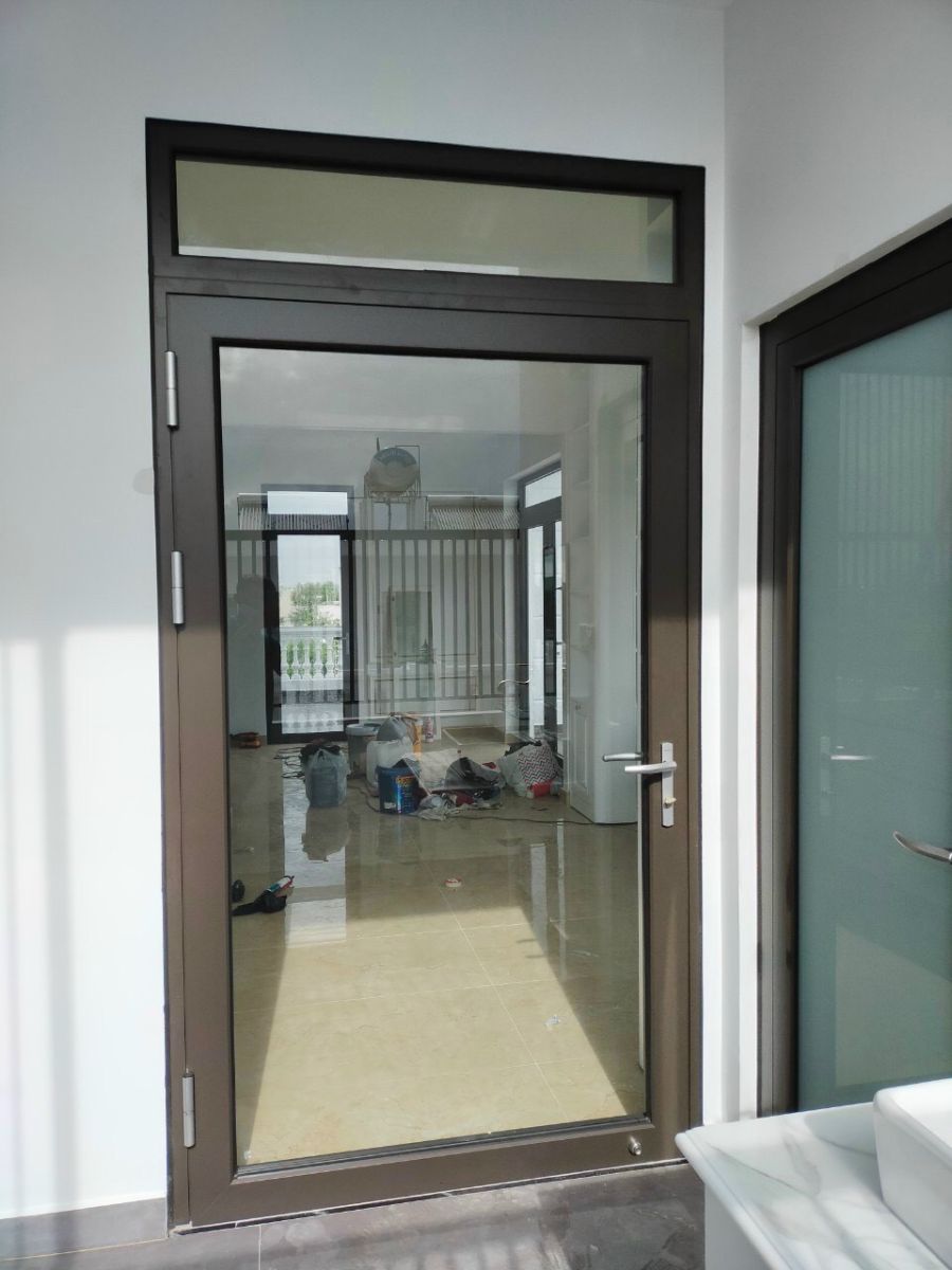 Xác định khoảng thông thủy giữa hai đố cửa nhôm