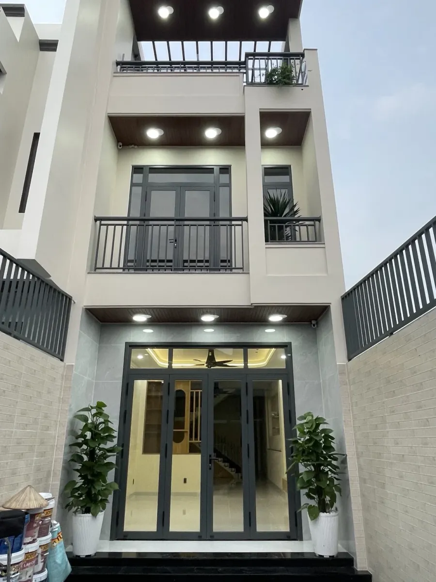 Tổng thể nhà phố tại Dĩ An sau khi hoàn thiện hạng mục cửa nhôm Xingfa nhập khẩu