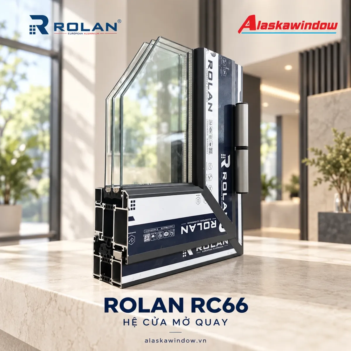Mẫu góc cửa mở quay Rolan RC66 với bản lề, kính hộp và logo AlaskaWindow